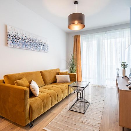 Blooming Budapest Apartment With Free Underground Parking Exterior photo