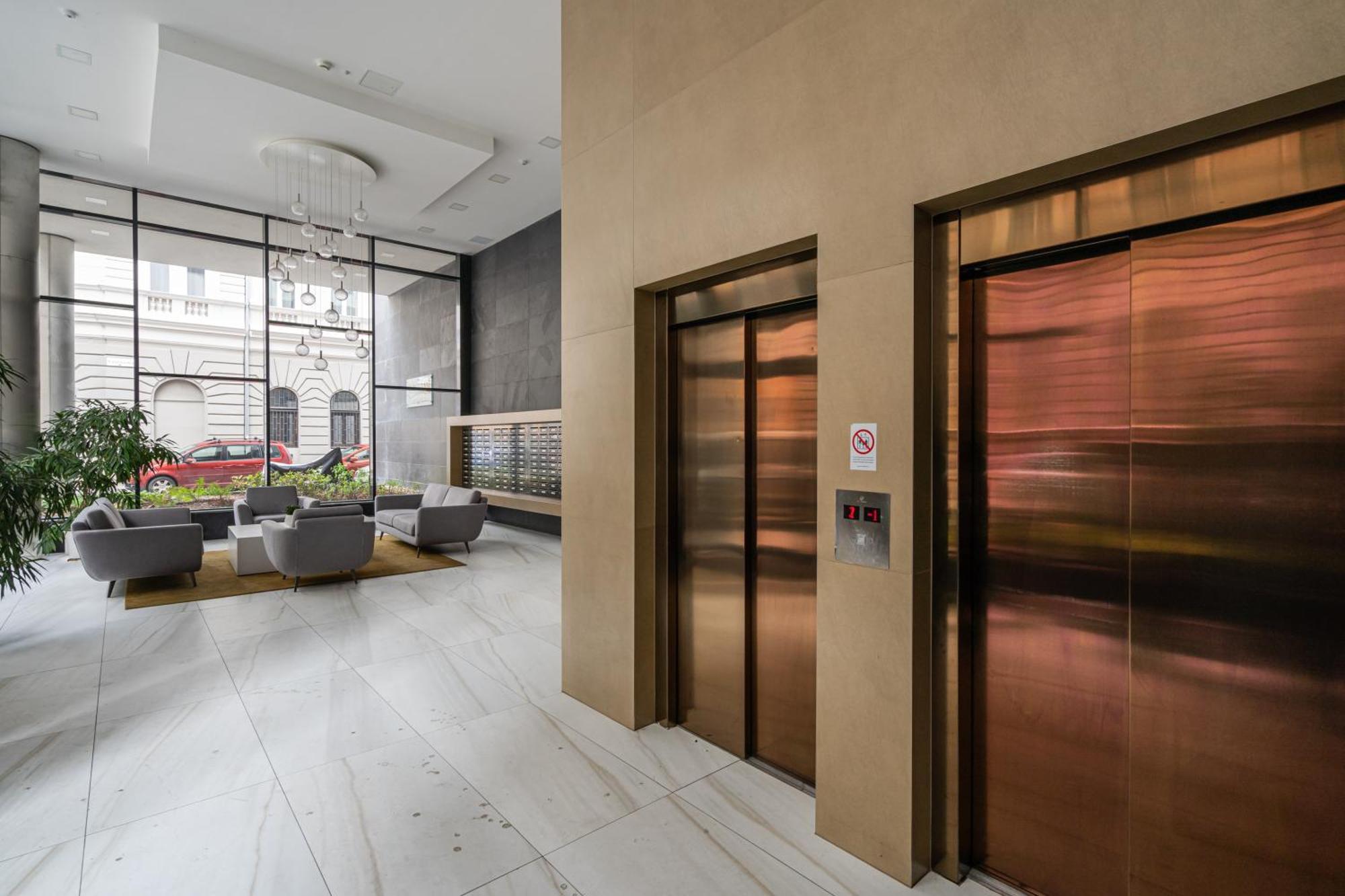 Blooming Budapest Apartment With Free Underground Parking Exterior photo