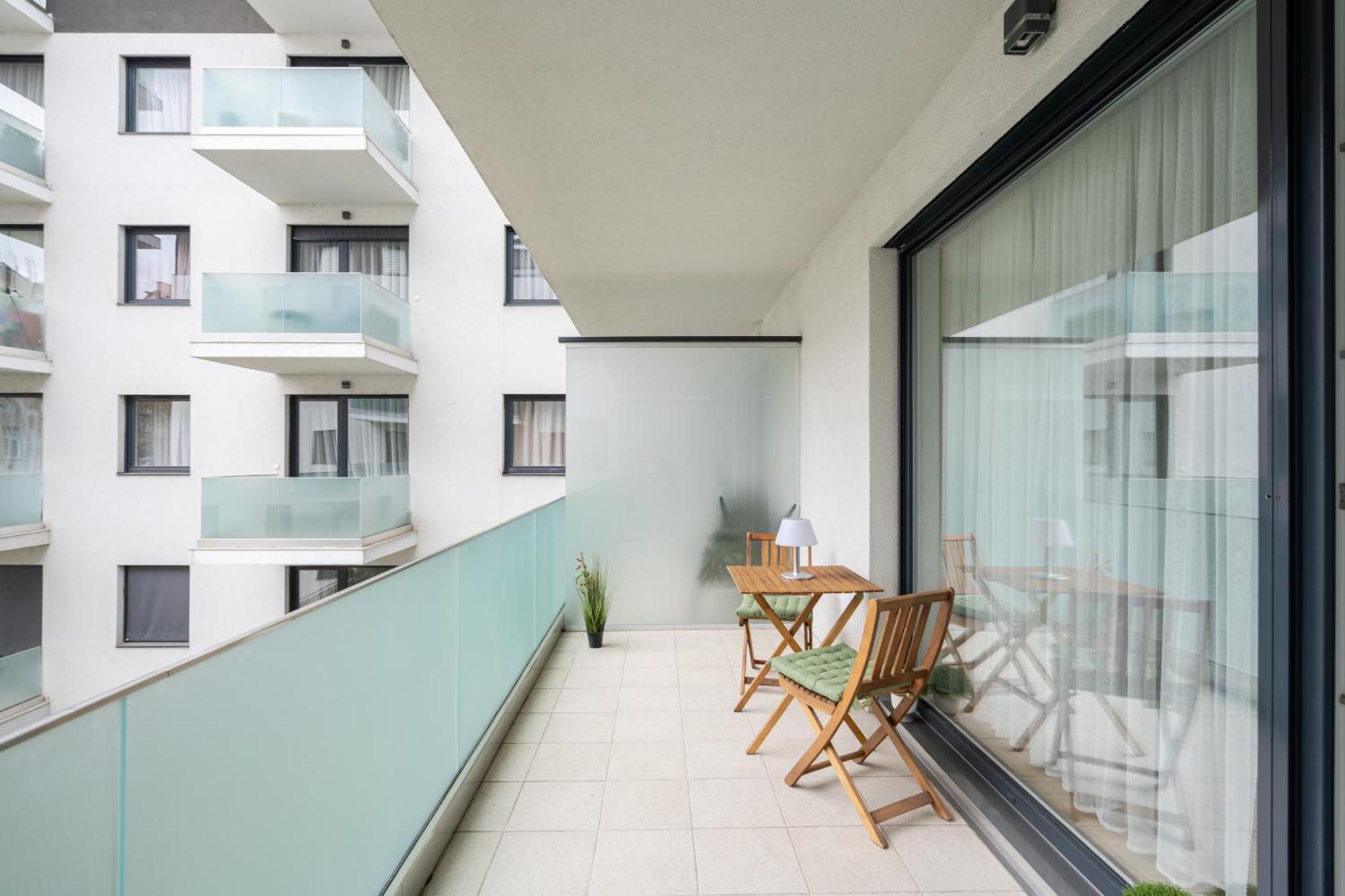 Blooming Budapest Apartment With Free Underground Parking Exterior photo